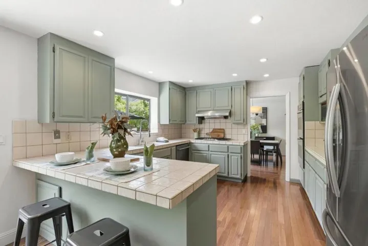 105 Quarry Lane, Santa Cruz, California 95060