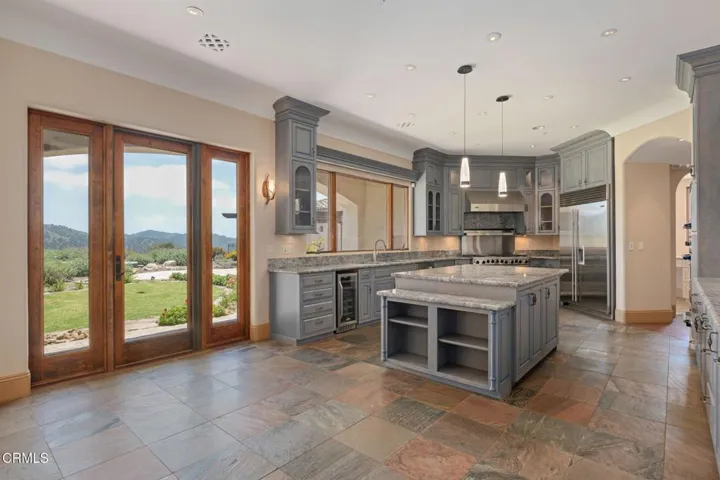 28-Kitchen