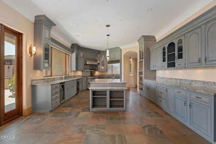 27-Kitchen