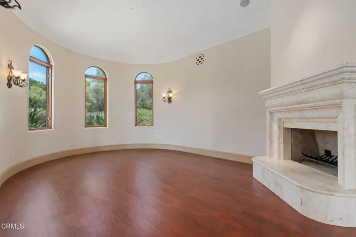 25-Family Room