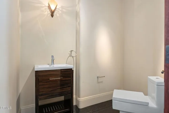 37-Powder Room