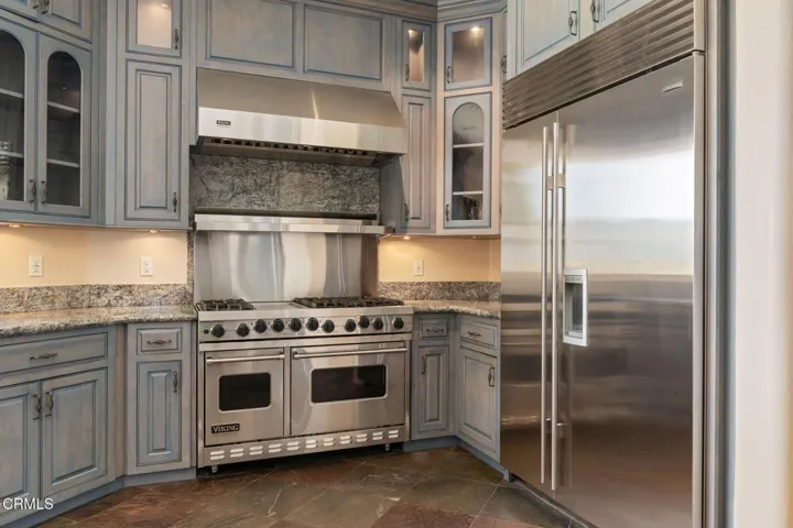 31-Kitchen