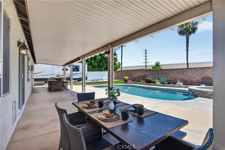 Pool, spa, BBQ Island and RV parking!