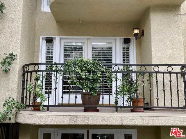 Balcony off Living rm