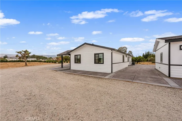 space between home & detached 2-car garage