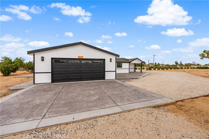 2nd dettached 2-car garage