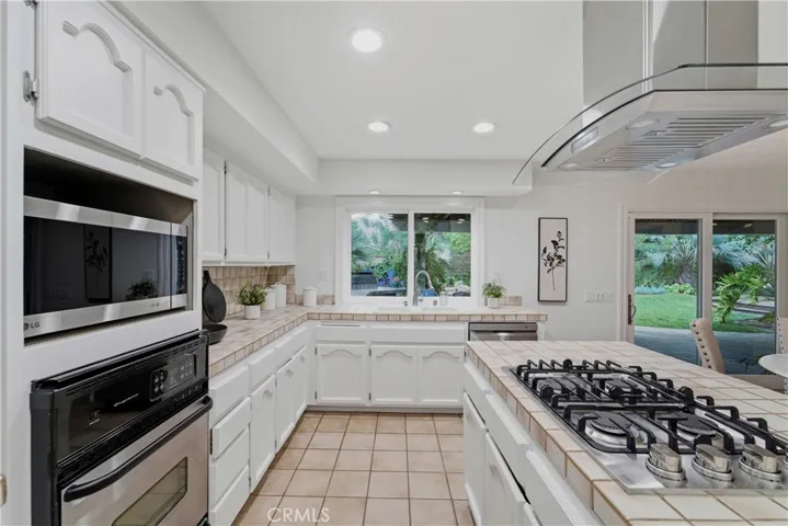 5620 Middle Crest, Agoura Hills, California 91301