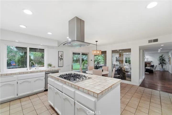 5620 Middle Crest, Agoura Hills, California 91301