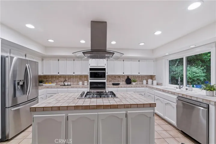 5620 Middle Crest, Agoura Hills, California 91301