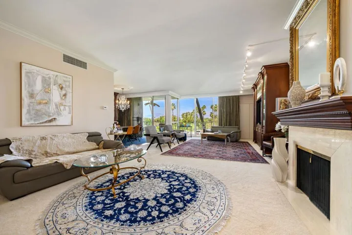 900 Island Drive #304