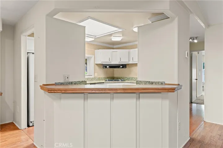 Breakfast bar