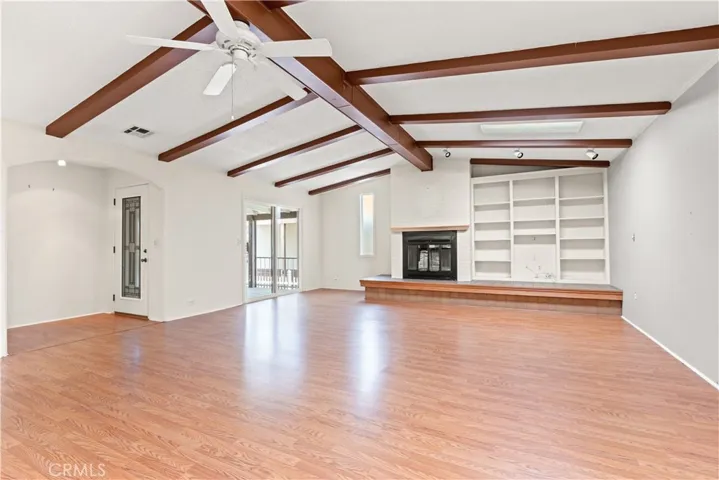 Living room w/fireplace