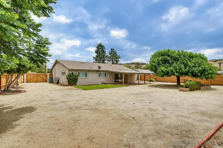 12838 Montauk Street, Poway, California 92064