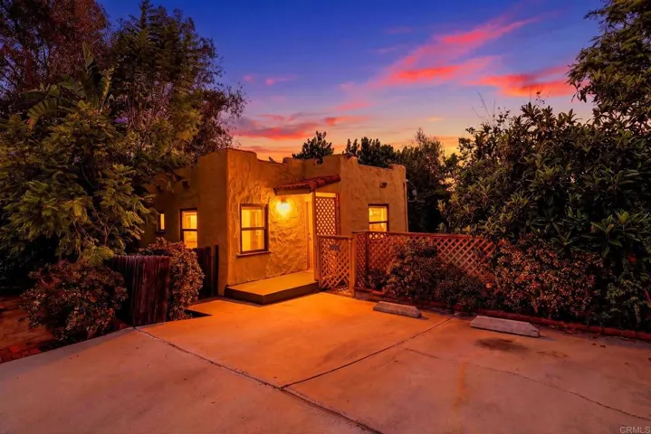 3211 Menlo Avenue, San Diego, California 92105