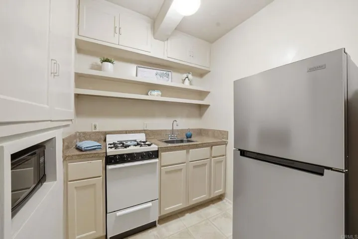 3211 Menlo Avenue, San Diego, California 92105