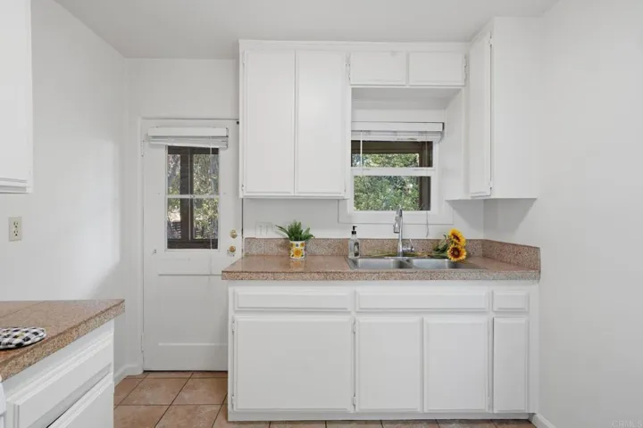 3211 Menlo Avenue, San Diego, California 92105