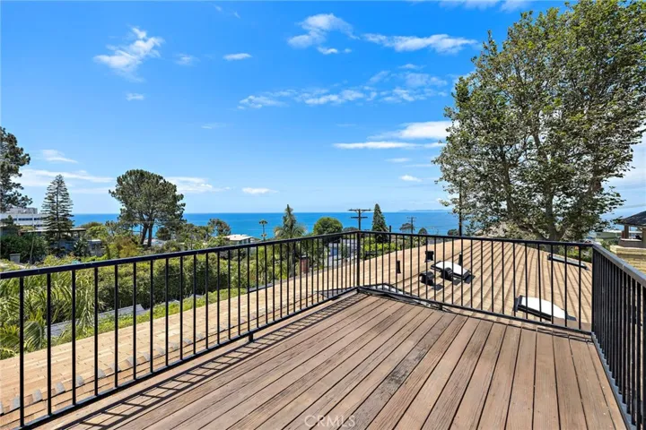Rooftop Ocean View Deck