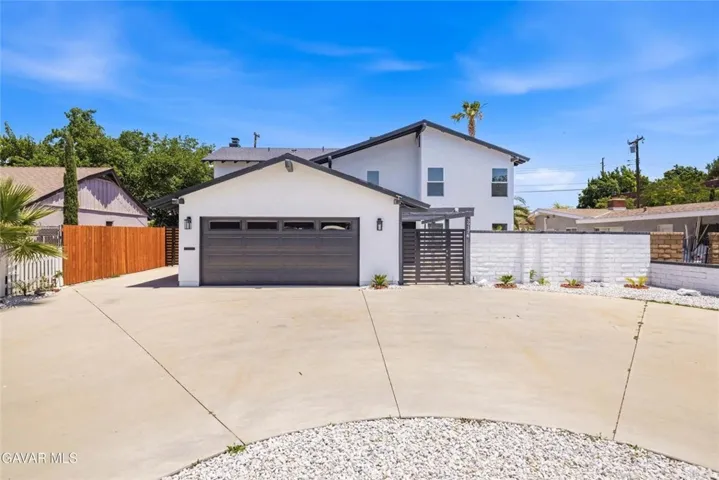 39176 11th W, Palmdale, California 93551