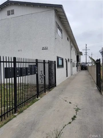 2532 Hauser, Los Angeles, California 90016