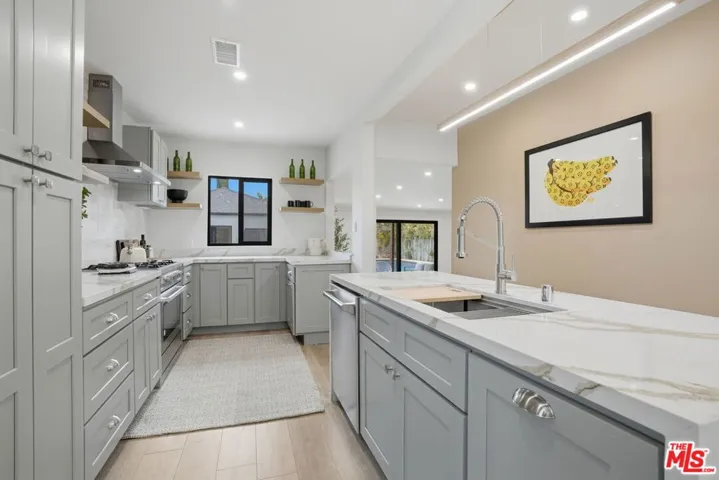 7530 & 7532 Gaviota Avenue, Van Nuys, California 91406