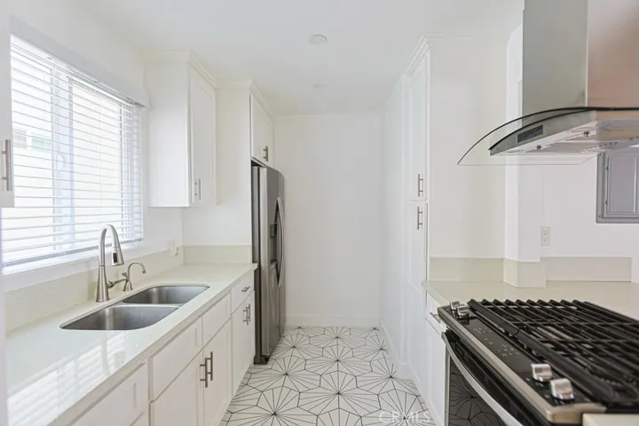 70 Roycroft Ave, Long Beach, California 90803