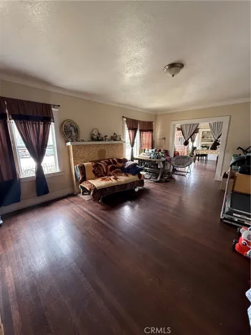 Downstairs unit 3 bed 2 bath large living room with dining room