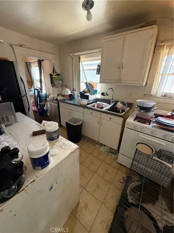 Upstairs unit Kitchen (2 bed 1 bath)