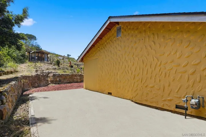 515 Ross Dr, Escondido, California 92029