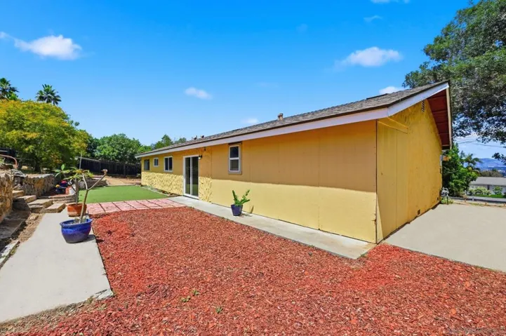 515 Ross Dr, Escondido, California 92029