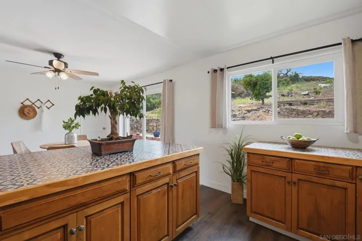 515 Ross Dr, Escondido, California 92029