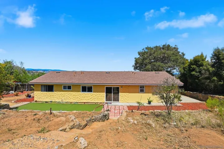 515 Ross Dr, Escondido, California 92029