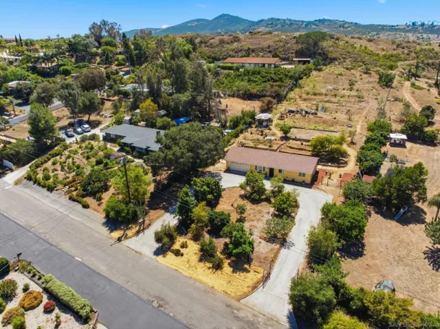 515 Ross Dr, Escondido, California 92029