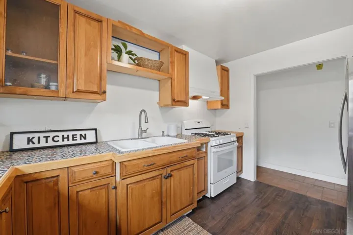 515 Ross Dr, Escondido, California 92029