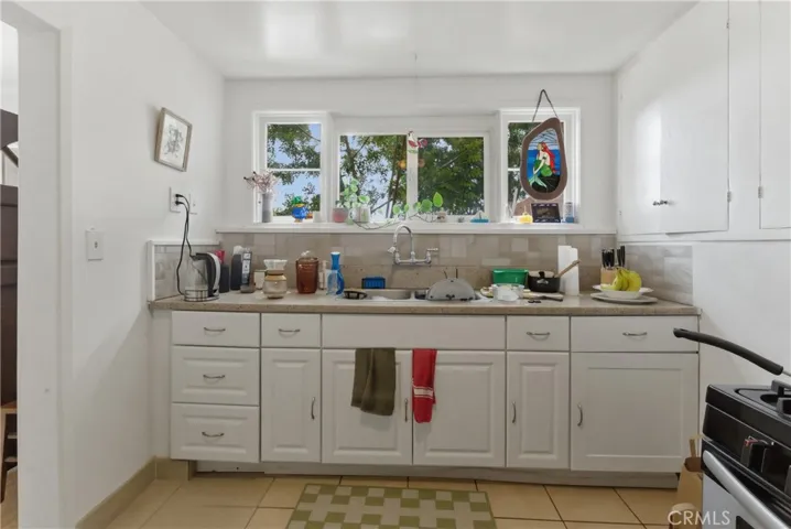 kitchen of one of the 1 bedrooms
