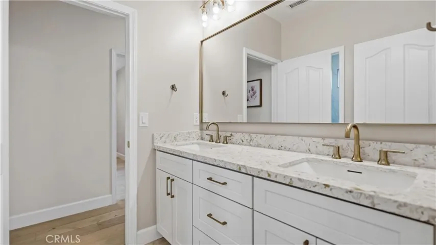 Bathroom Upstairs