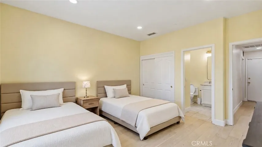 Suite Downstairs