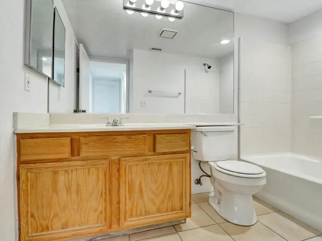 22-Candlewood St-22