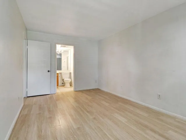24-Candlewood St-24