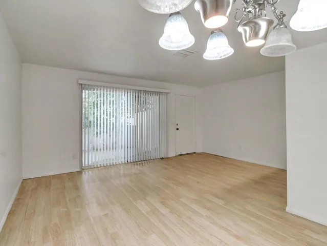 06-Candlewood St-6