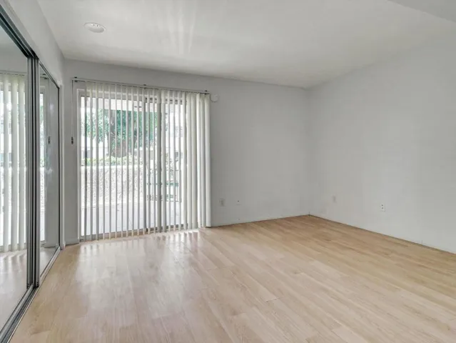 13-Candlewood St-13