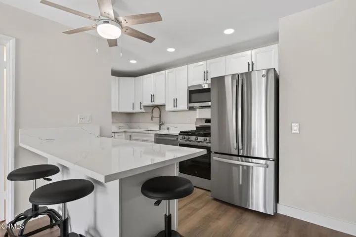 13-web-or-mls-UpmarketMedia-659Ree-039