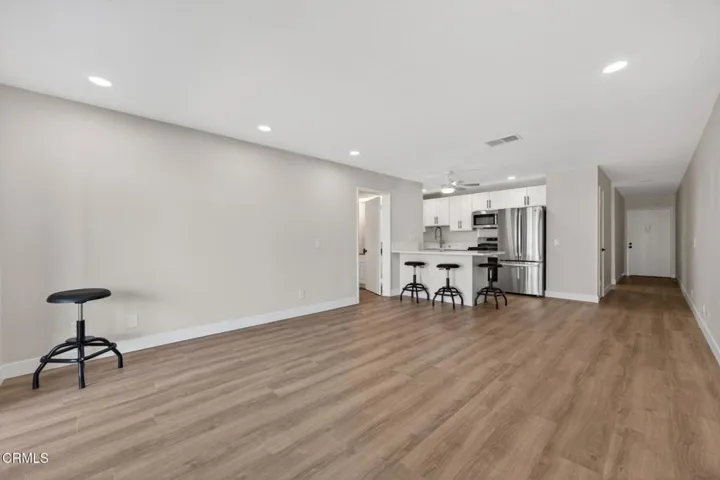 5-web-or-mls-UpmarketMedia-659Ree-015