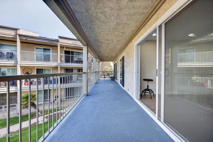 7-web-or-mls-UpmarketMedia-659Ree-019