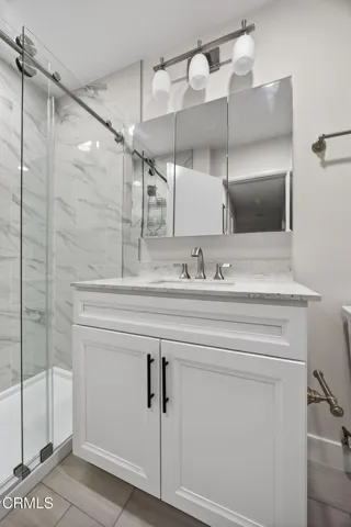 23-web-or-mls-UpmarketMedia-659Ree-068