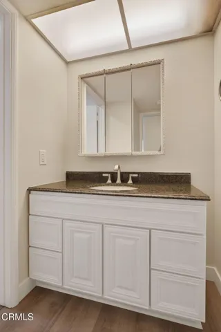 26-web-or-mls-UpmarketMedia-659Ree-076