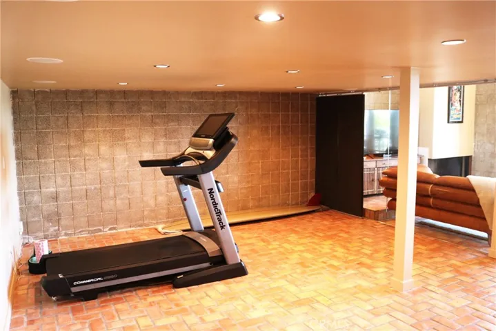 16451 Wimbledon, Huntington Beach, California 92649