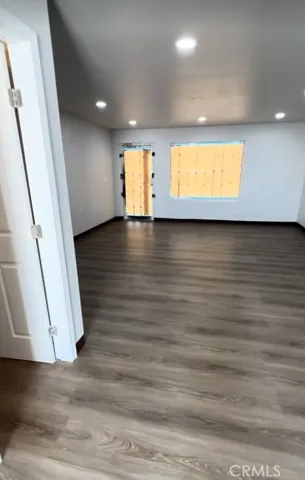 2nd unit, now leased by barbershop