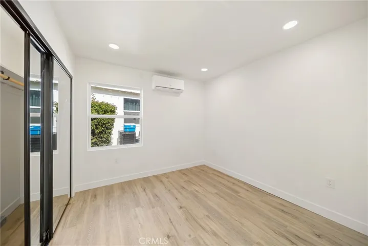 6714 Jellico, Lake Balboa, California 91406