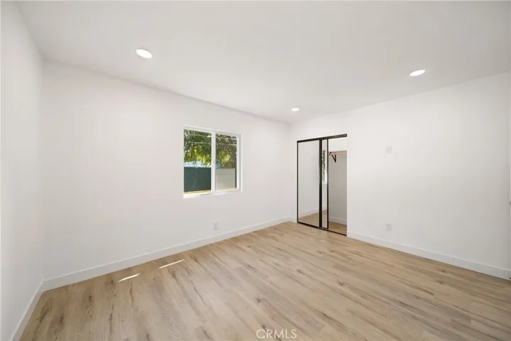 6714 Jellico, Lake Balboa, California 91406
