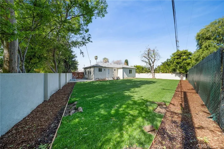6714 Jellico, Lake Balboa, California 91406